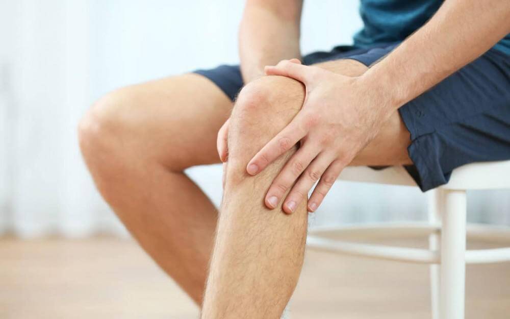 Як зарадити болю в коліні?